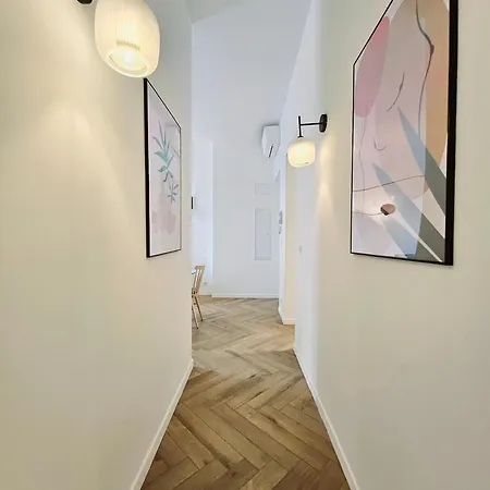 Le De Gaulle 1er - En Plein Centre *