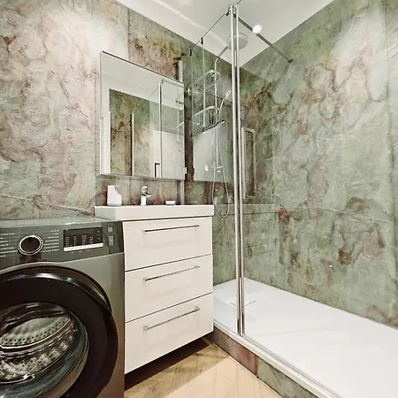 Le De Gaulle 1er - En Plein Centre Antibes